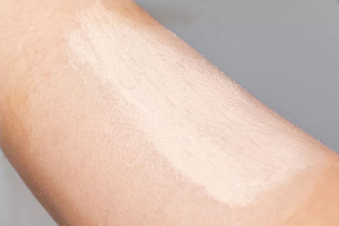 裸感美腿|1瓶=20双*袜丝**!3秒喷出“裸感”大美腿!隐形毛孔、鸡皮肤!短裙绝配