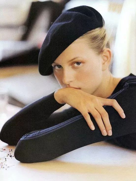 dior小粉瓶香水,dior香水好看的瓶子