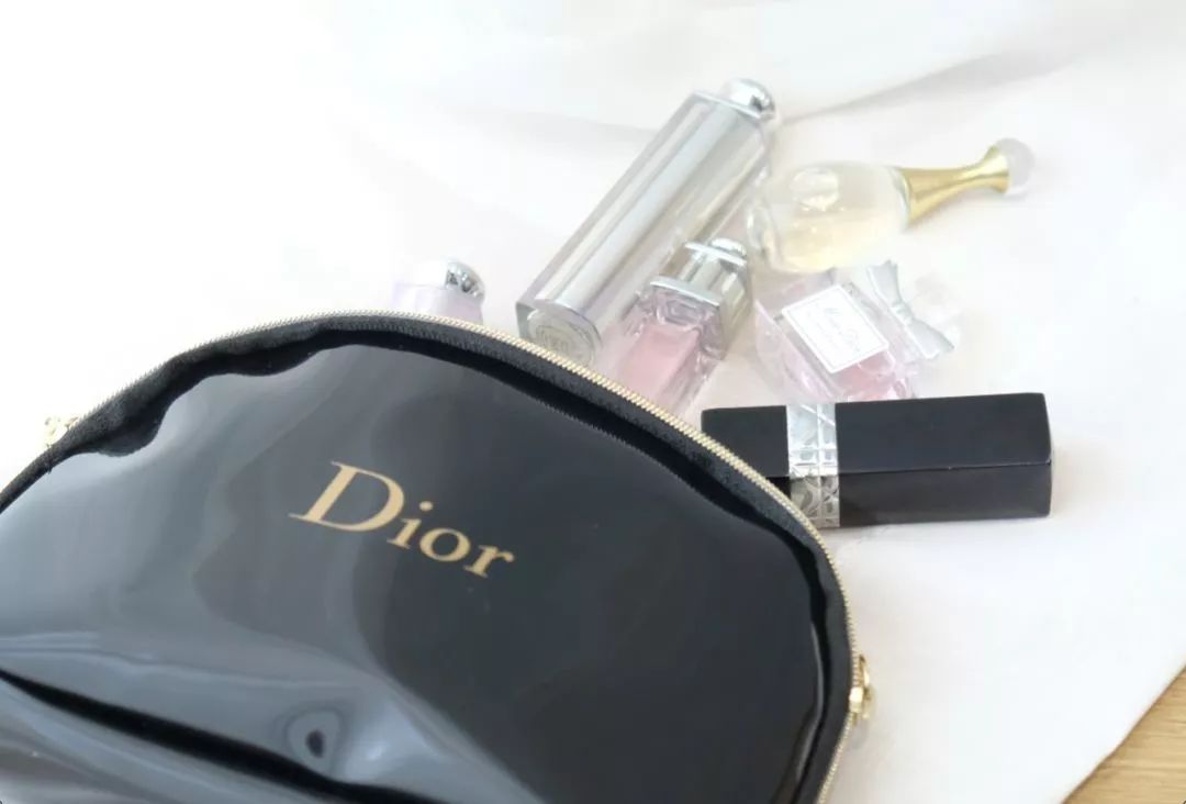 dior小粉瓶香水,dior香水好看的瓶子