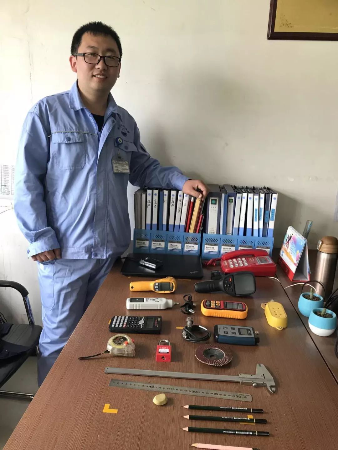 钢铁侠有战甲，灭霸有手套，中化人的劳动神器是？