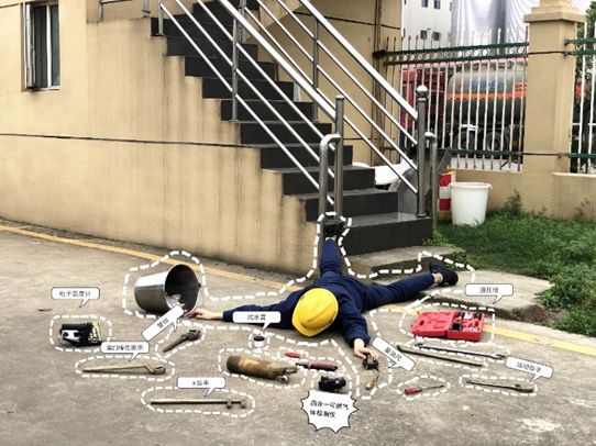 钢铁侠有战甲，灭霸有手套，中化人的劳动神器是？