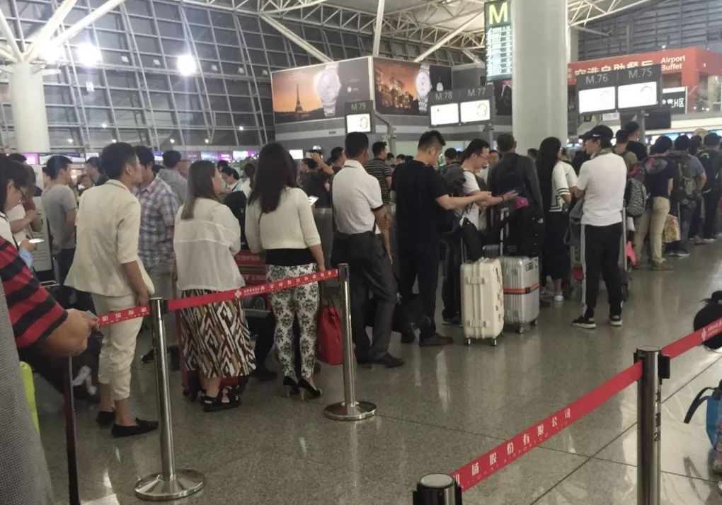 国庆出行哪种物品不能带上飞机,旅行坐飞机不可以带哪些东西