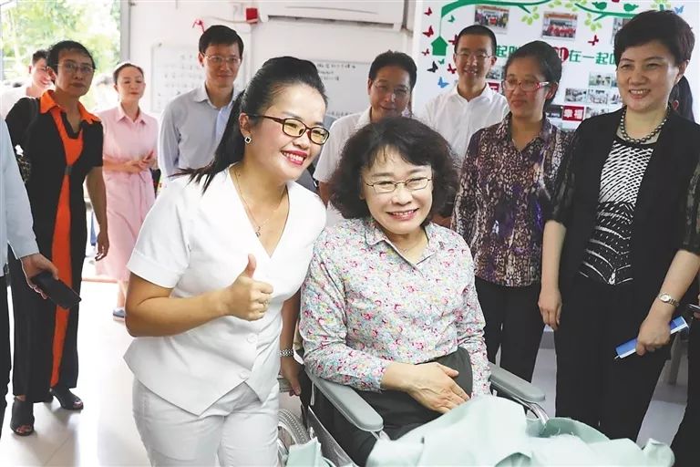 为残疾人创业就业铺路,打工小妹成功转型