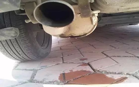 你注意过吗，汽车排气管漏水？
