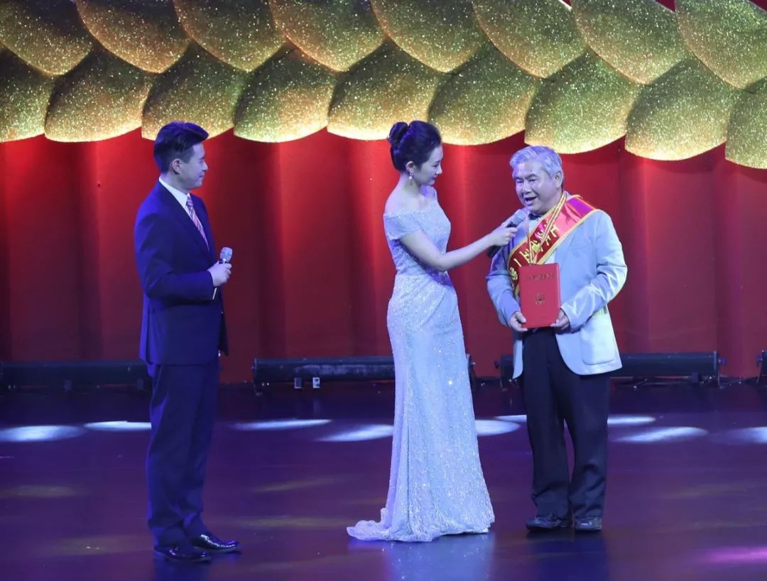 江苏五一劳动表彰大会,江苏劳模先进工作者