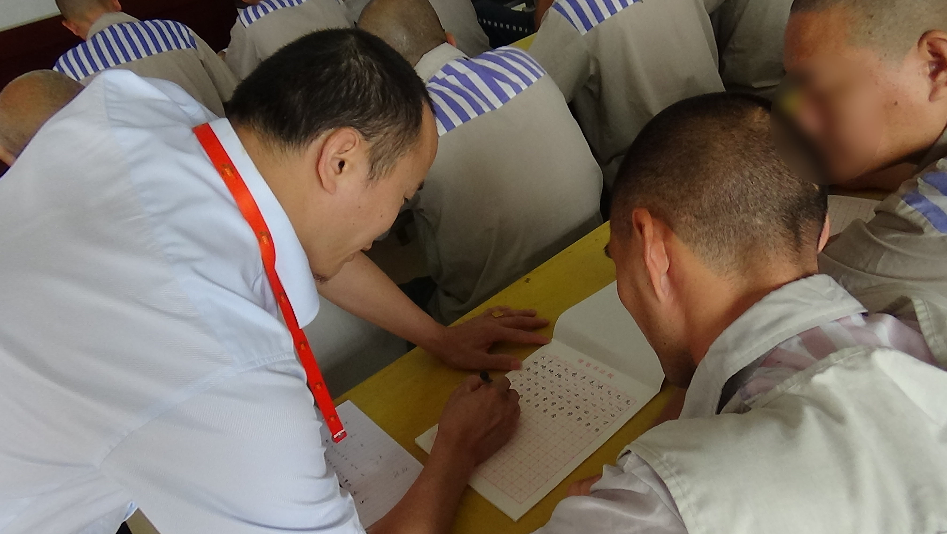 文化馆和监狱组成“CP”高墙里有了文艺青年