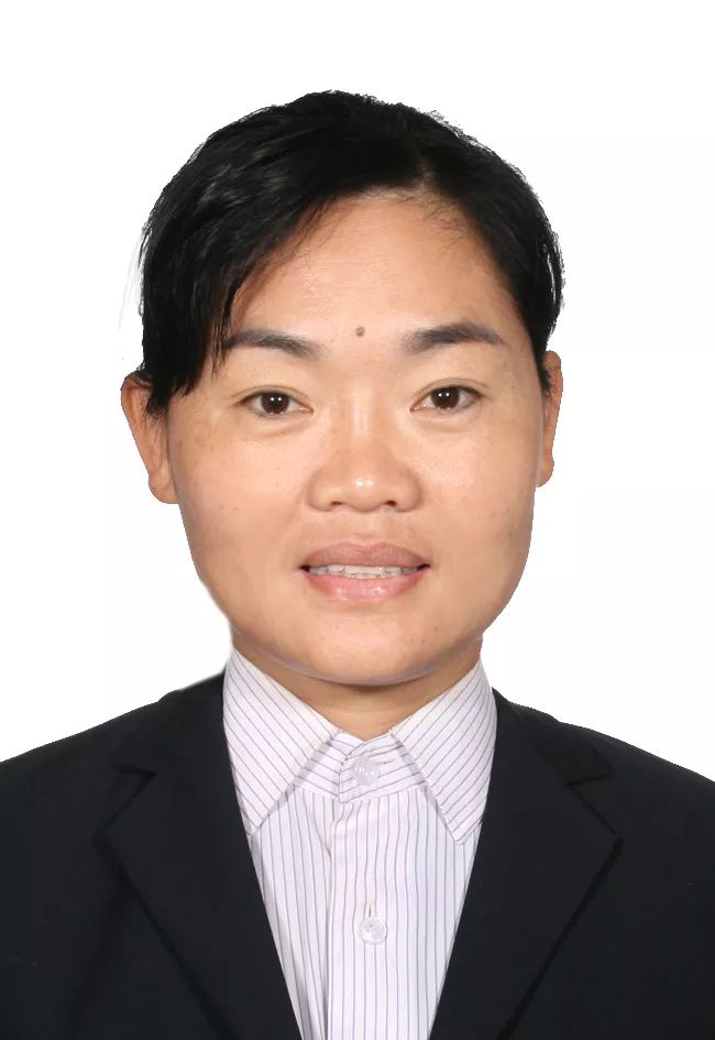 女教师坚守大山深处33年,女教师坚守深山32载