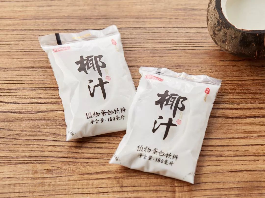 正宗海南椰子汁喝了又白又大,海南椰子的汁怎么做