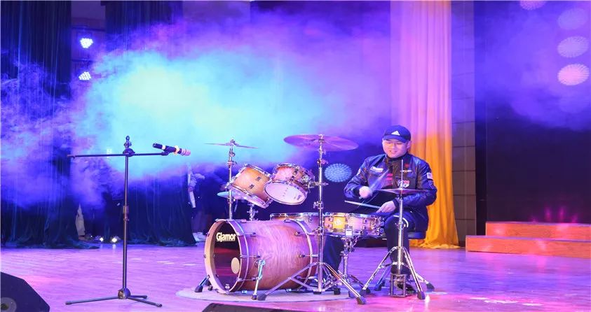 广元川师大万达中学2017年,广元市利州区川师大万达中学