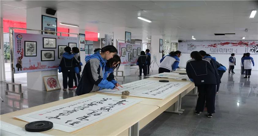 广元川师大万达中学2017年,广元市利州区川师大万达中学