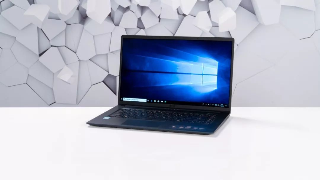 聊一款屏幕全能的轻薄笔记本,轻性能好屏幕大的笔记本