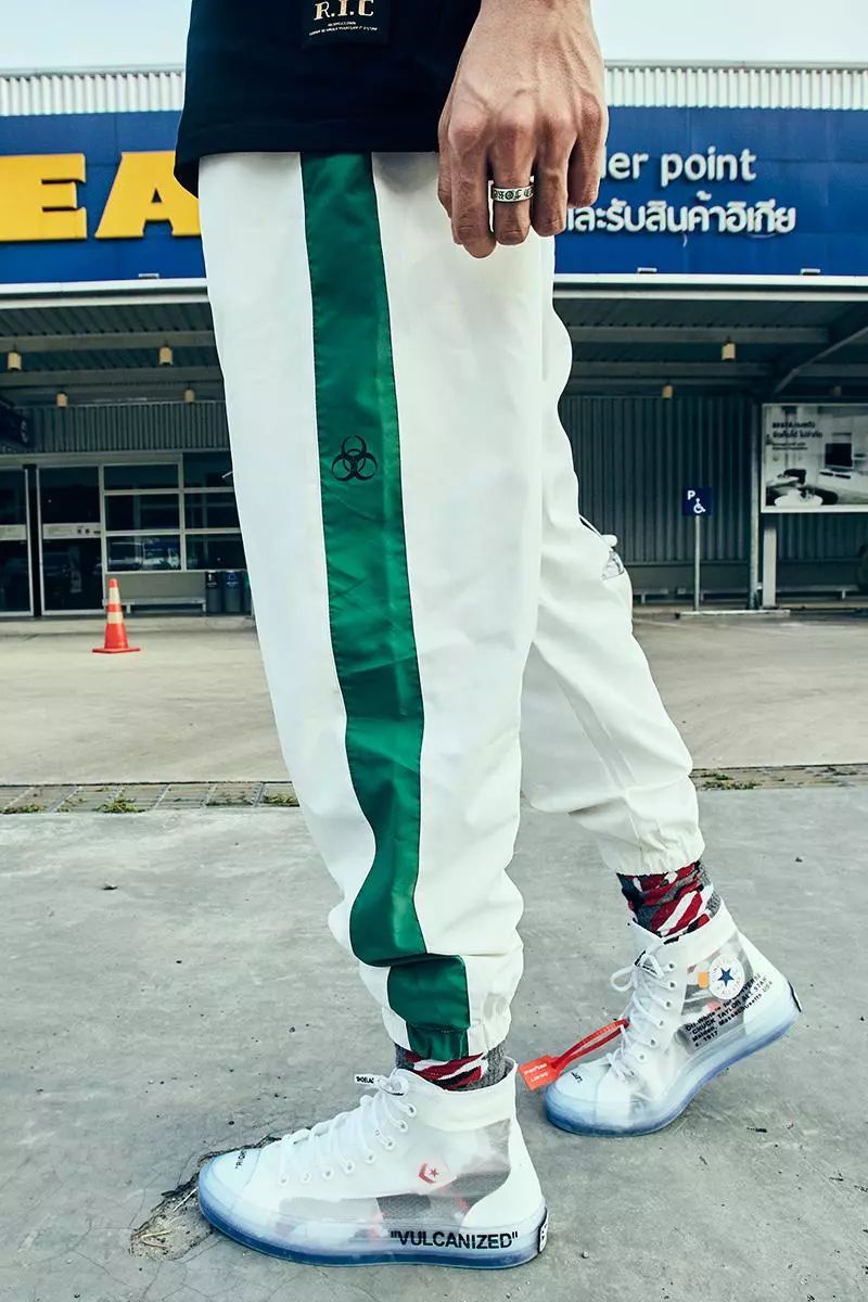 aj白黑红和黑红脚趾哪个好,aj11low黑红脚趾低帮真假鉴定方法