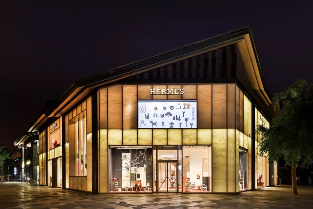 大家都开始做联名了，爱马仕和成都的“联名款”是怎样的？