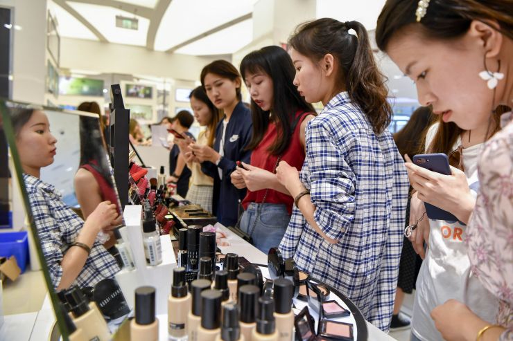 继豪车、奢侈品之后这家化妆品巨头也在华降价