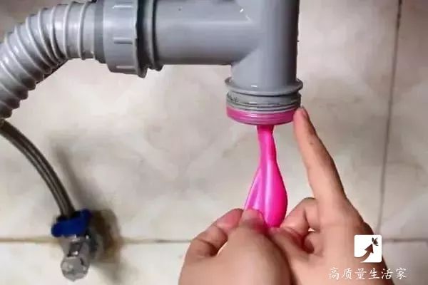 卫生间反臭味小窍门用气球,厨房下水管道反味严重