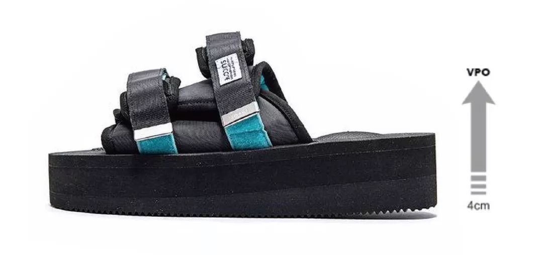 百褶裙搭配老爹凉鞋,秋冬新款时尚拼接百褶裙