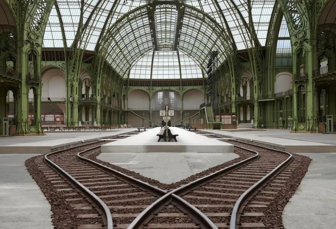 乘坐“香奈儿列车”度假,你遇见了谁?