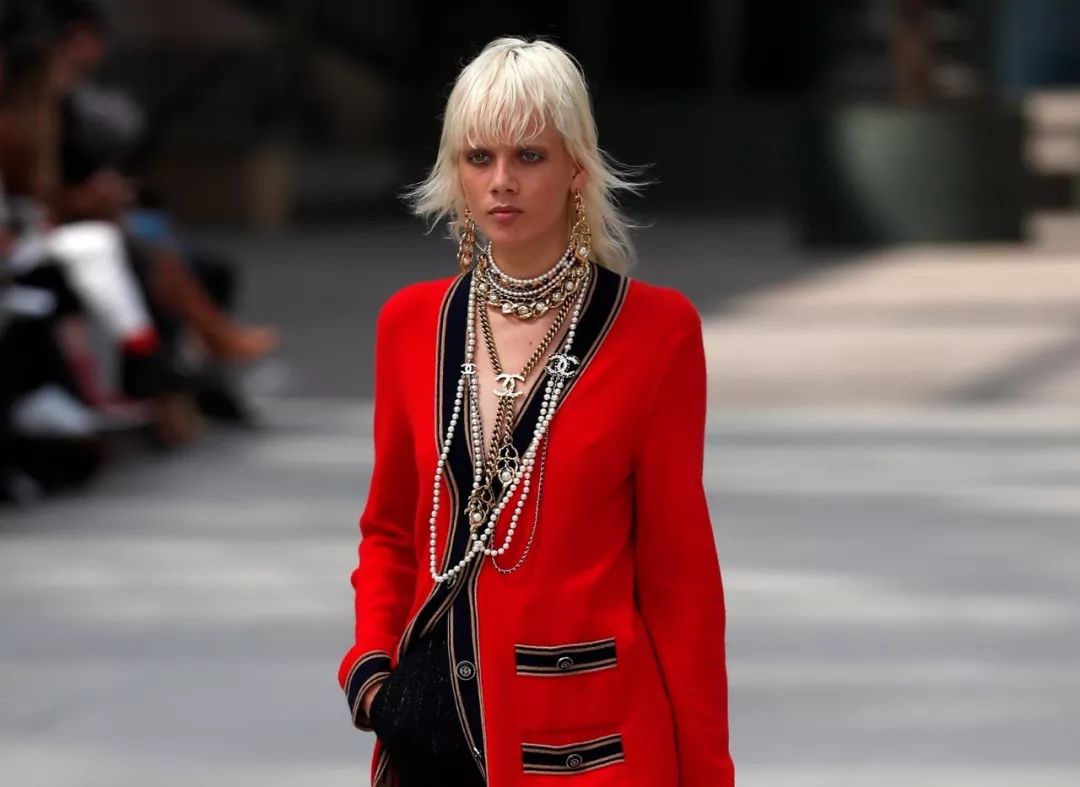 乘坐“香奈儿列车”度假，你遇见了谁？