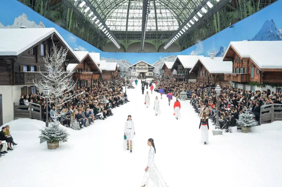 乘坐“香奈儿列车”度假,你遇见了谁?