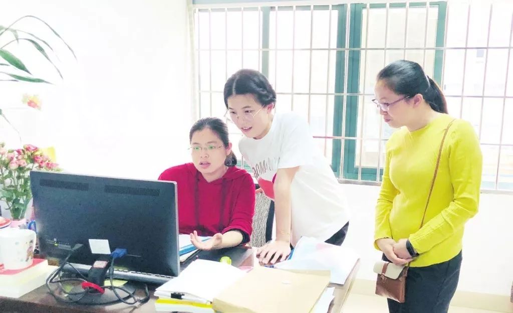 在药监岗位上挥洒青春的年轻人,五四青年和医务工作者