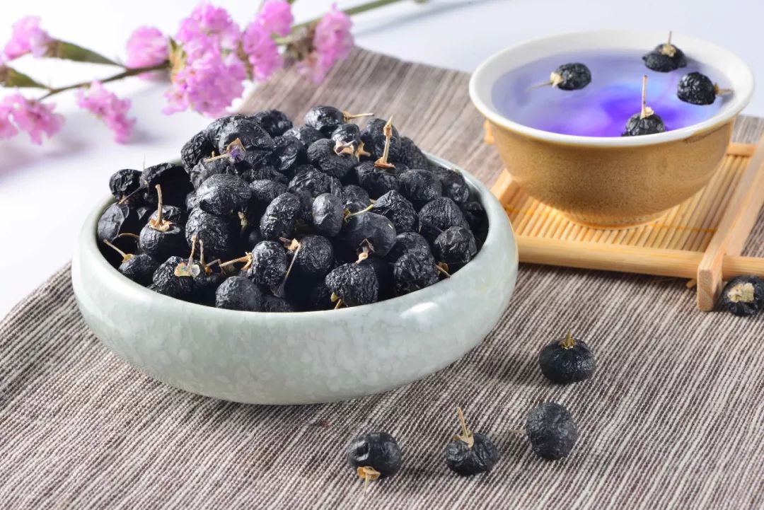 黑枸杞受潮了怎么补救,黑枸杞如何辨别霉变