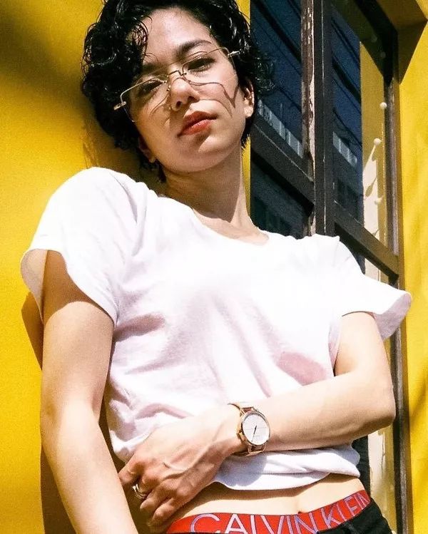 彩虹屁|会打碟的小姐姐最帅啦！日本潮女DJ的穿搭经请收下