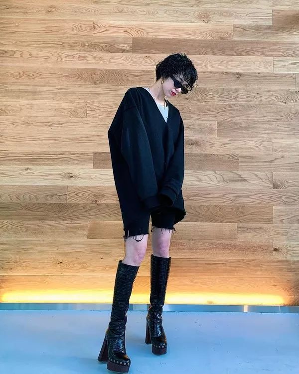 彩虹屁|会打碟的小姐姐最帅啦！日本潮女DJ的穿搭经请收下