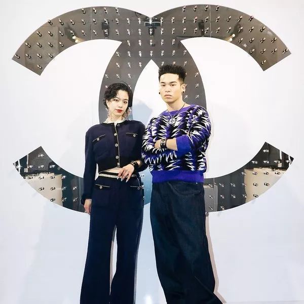 彩虹屁|会打碟的小姐姐最帅啦！日本潮女DJ的穿搭经请收下