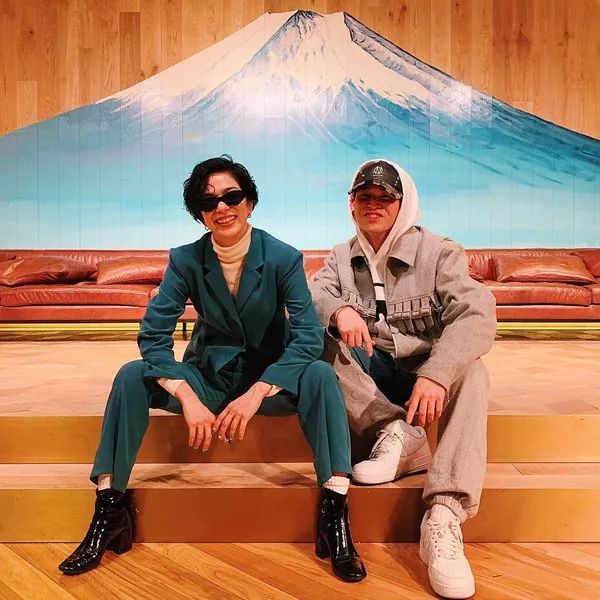 彩虹屁|会打碟的小姐姐最帅啦！日本潮女DJ的穿搭经请收下