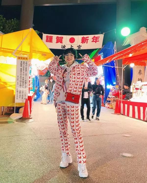 彩虹屁|会打碟的小姐姐最帅啦！日本潮女DJ的穿搭经请收下