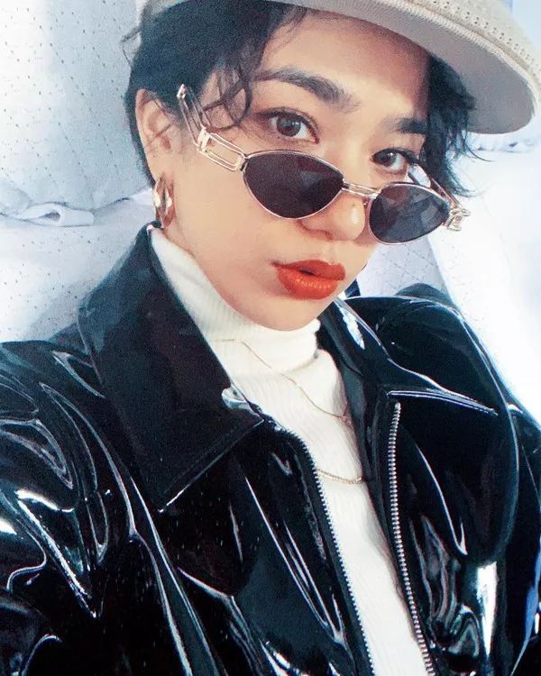 彩虹屁|会打碟的小姐姐最帅啦！日本潮女DJ的穿搭经请收下