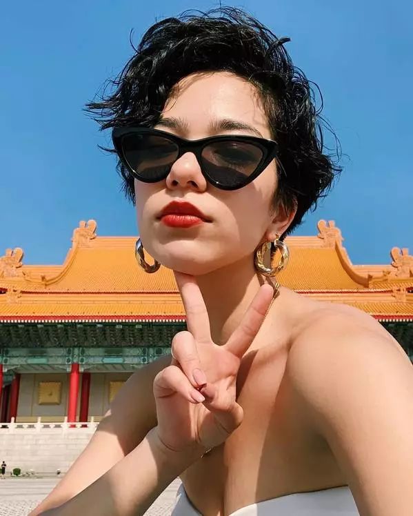 彩虹屁|会打碟的小姐姐最帅啦！日本潮女DJ的穿搭经请收下