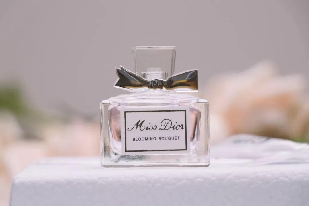 dior 好闻的男士香水 (dior最火的一款男士香水)