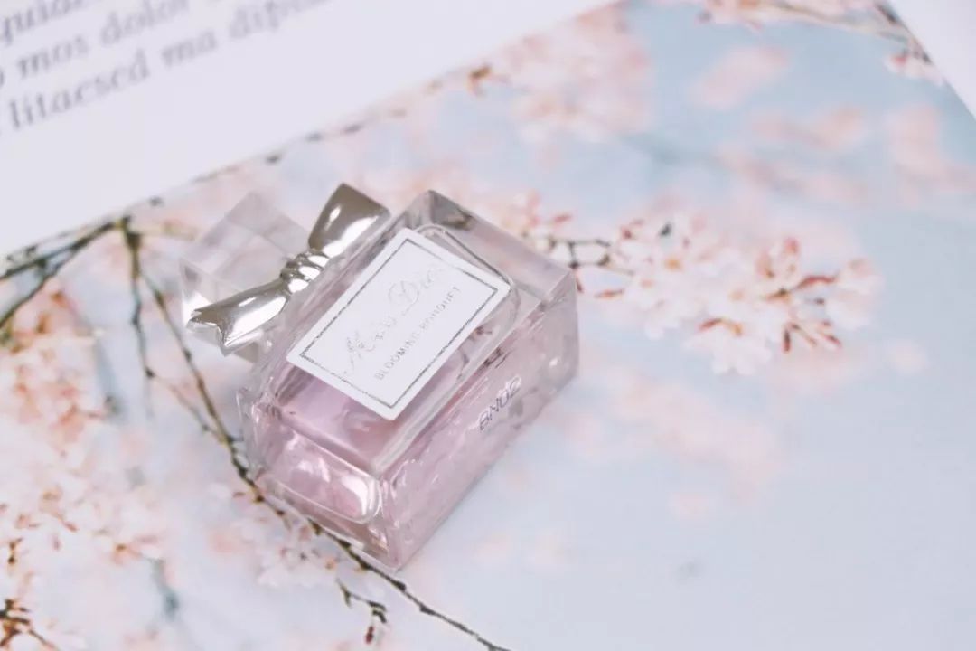 dior 好闻的男士香水 (dior最火的一款男士香水)