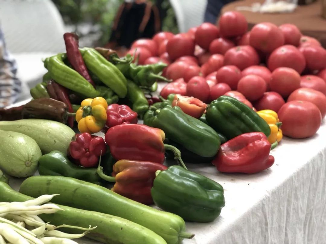 5.10妈妈的餐桌·北京盈科中心——写字楼里的农园市集