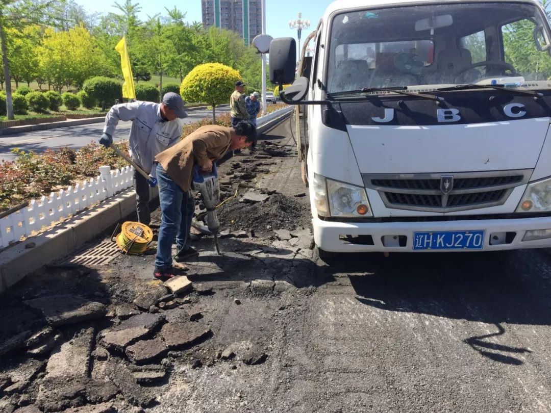 关于恢复解放路双向通行的通告,相互转告国道324线交通管制通告