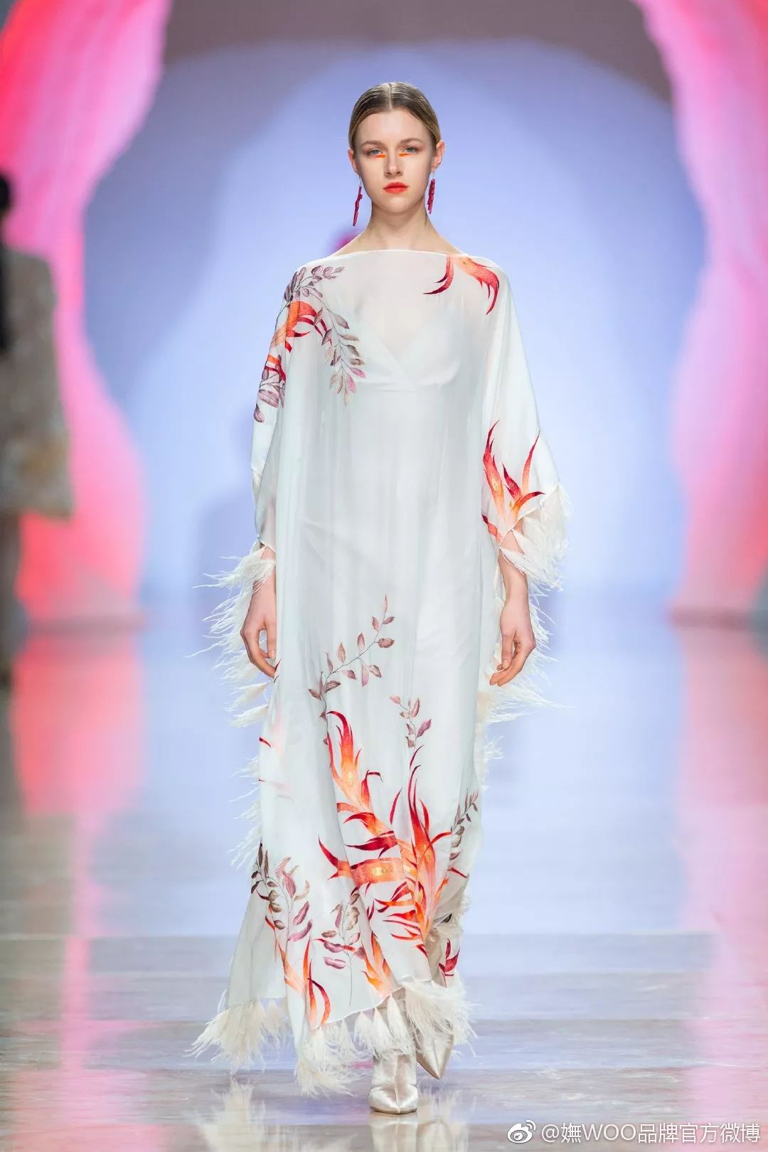 丝巾的各种造型女,一条丝巾美出万千风情