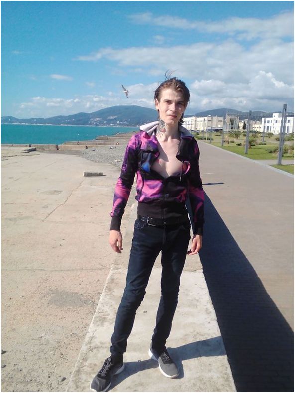 俄罗斯12岁少女吃人案件,俄罗斯女孩吃臭生鱼