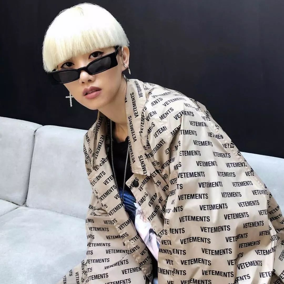 有必要买雷朋太阳镜吗,青年选择哪款雷朋墨镜