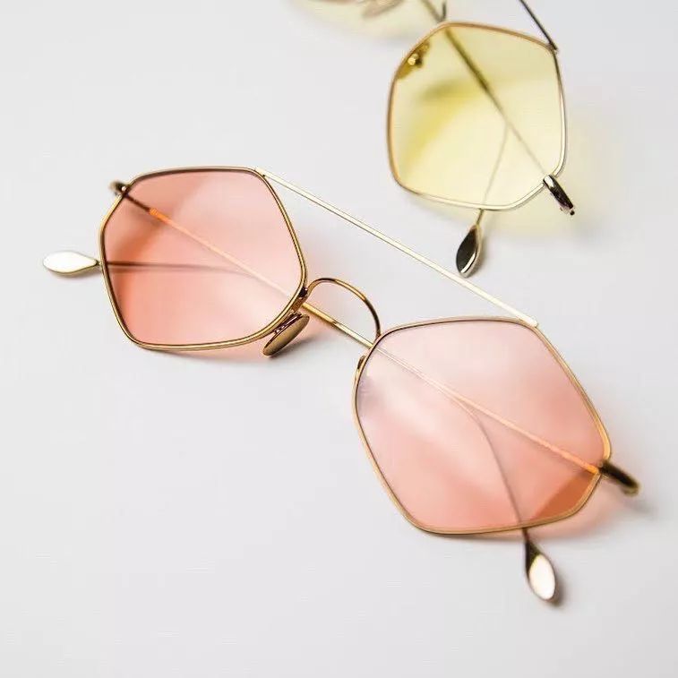 有必要买雷朋太阳镜吗,青年选择哪款雷朋墨镜