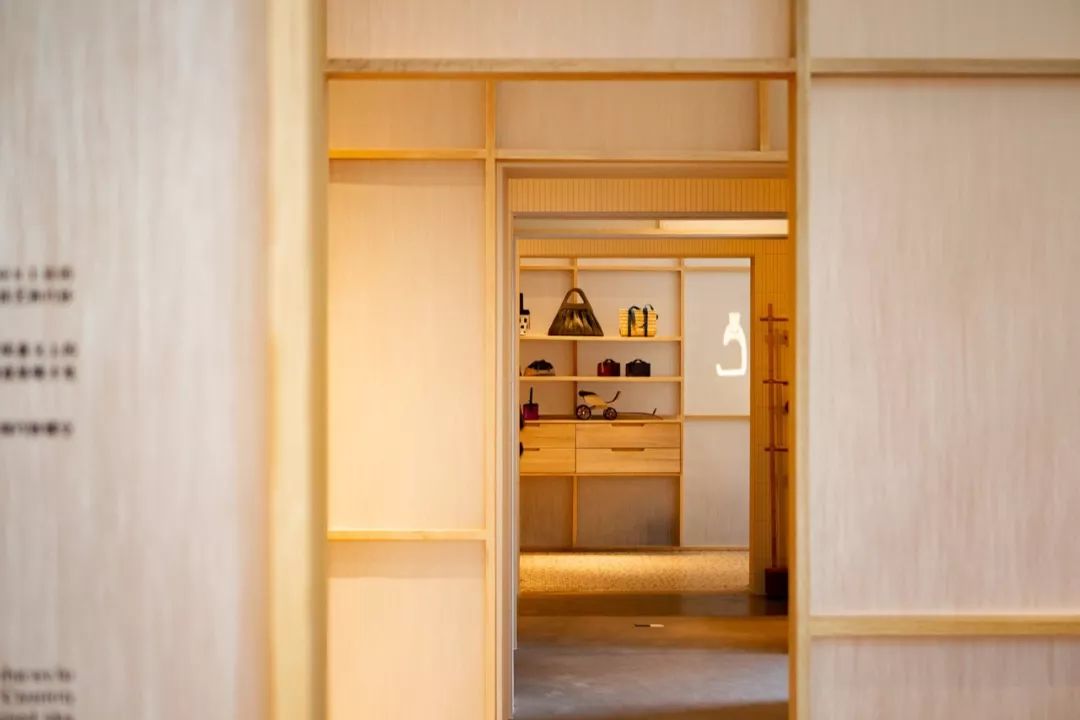 大家都开始做联名了，爱马仕和成都的“联名款”是怎样的？