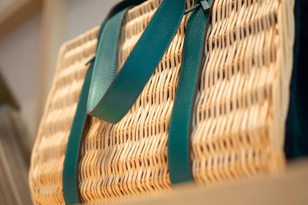 大家都开始做联名了，爱马仕和成都的“联名款”是怎样的？