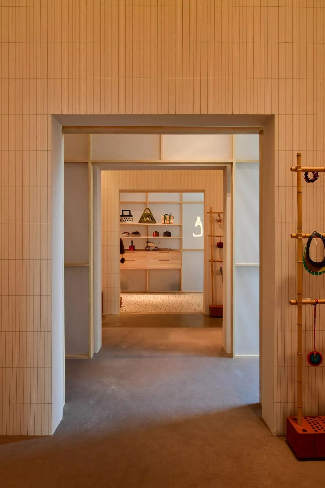 大家都开始做联名了，爱马仕和成都的“联名款”是怎样的？