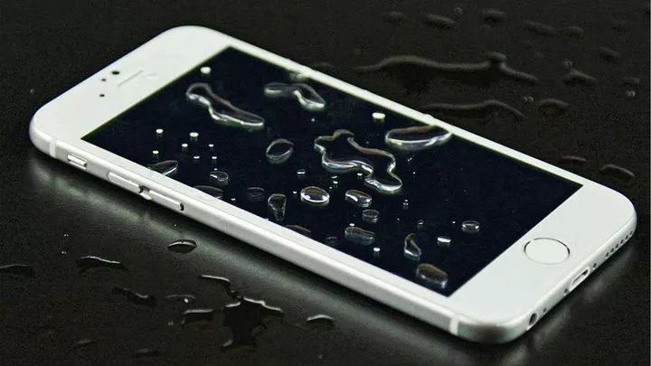 为什么防水手机进水不保修,防水手机进水了怎么办