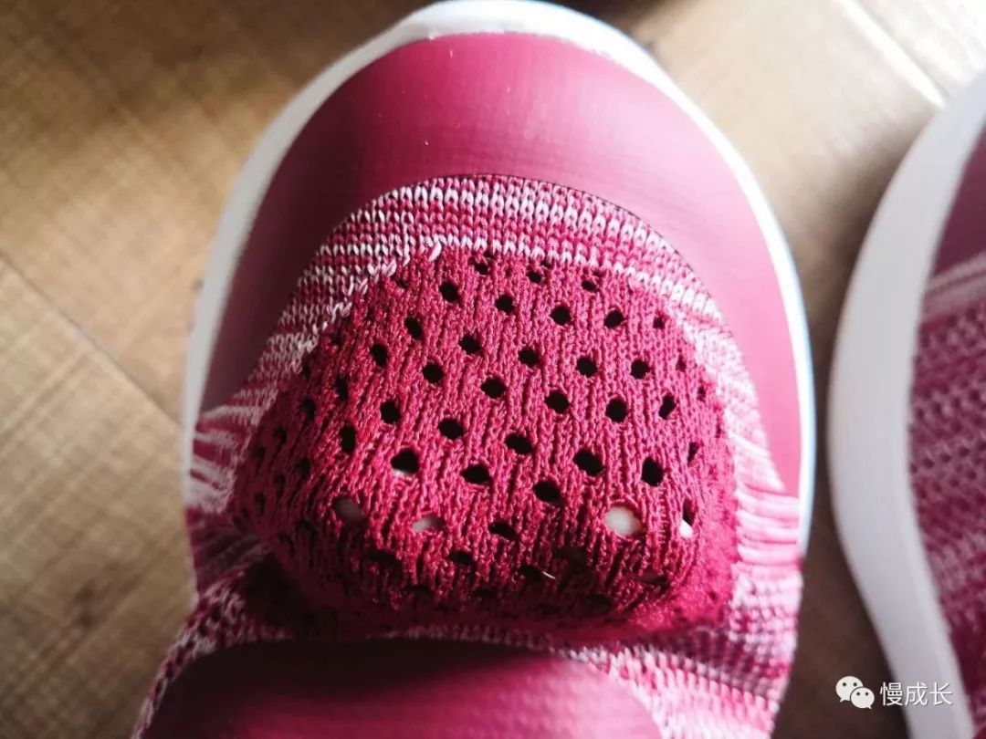 专为父母设计的健步鞋，防滑轻巧、透气时髦，我们自己穿也行！
