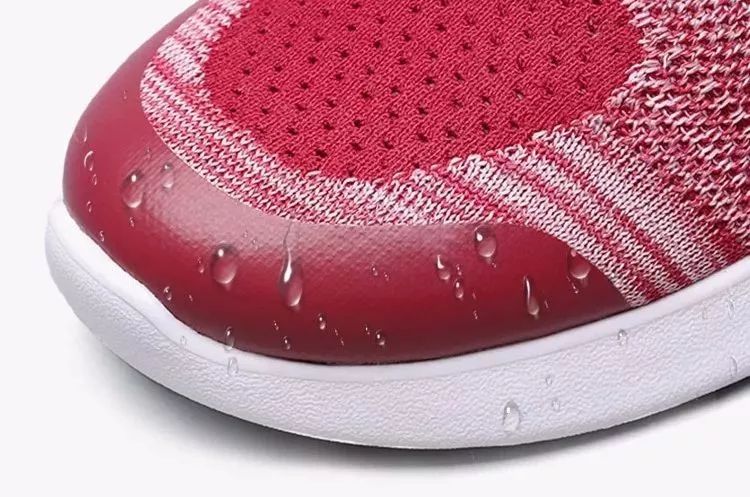 专为父母设计的健步鞋，防滑轻巧、透气时髦，我们自己穿也行！