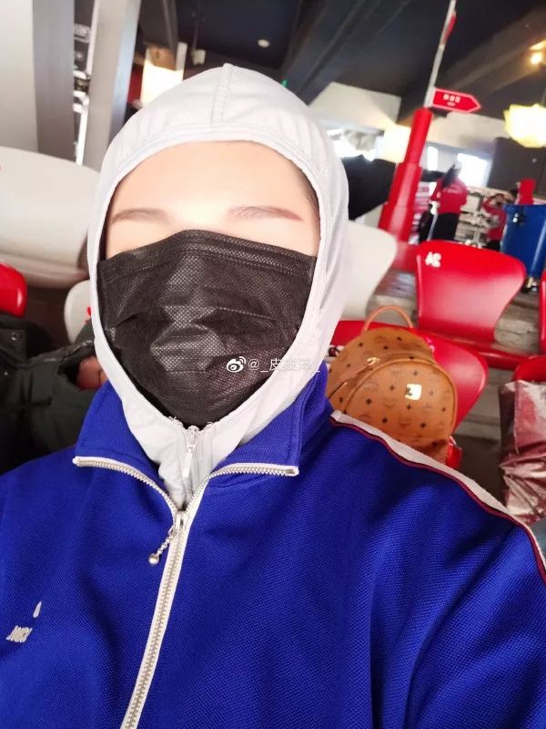 最近过半中国人都在噗噗噗呸呸，一开门，心里飘过一万头羊驼…