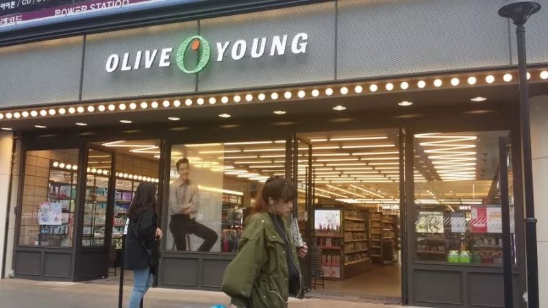 中国专卖店还在找出路,韩国同款路边店面临“重生”