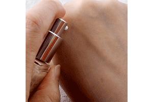 推荐一款好用的粉底液给大家,推荐一款夏天最好用的粉底液