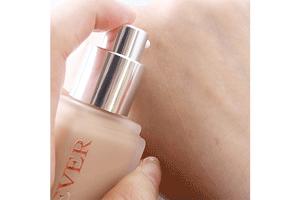 推荐一款好用的粉底液给大家,推荐一款夏天最好用的粉底液